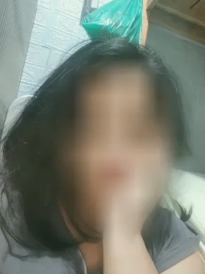 Anneke, 37