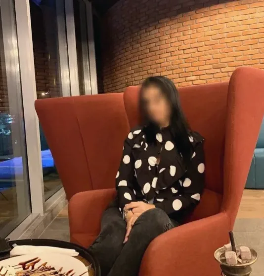 Anouk, 32