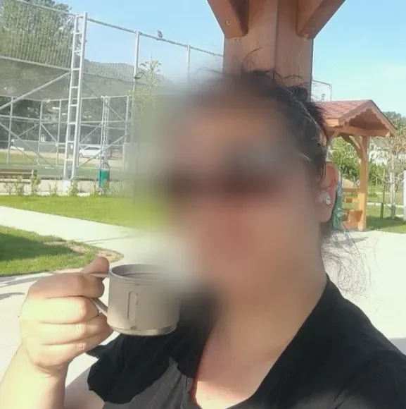 Julia, 34