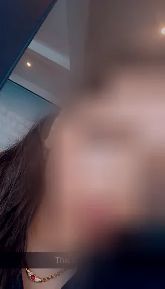 Julie, 29
