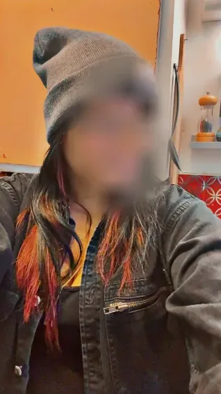 Kim, 32