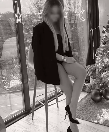 Kirsten, 36