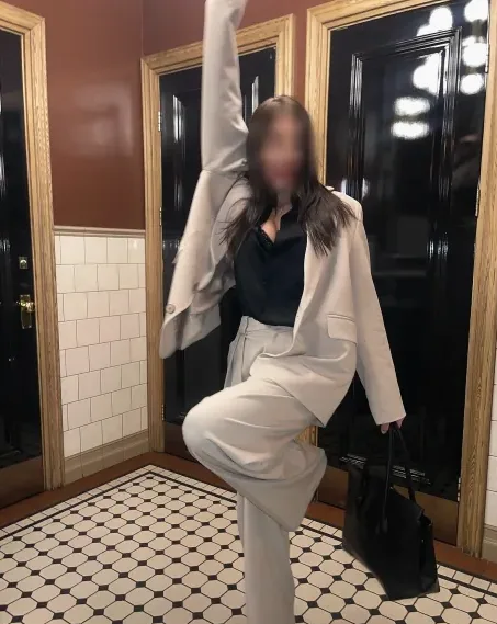 Laura, 29