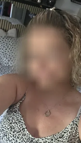 Lauren, 35