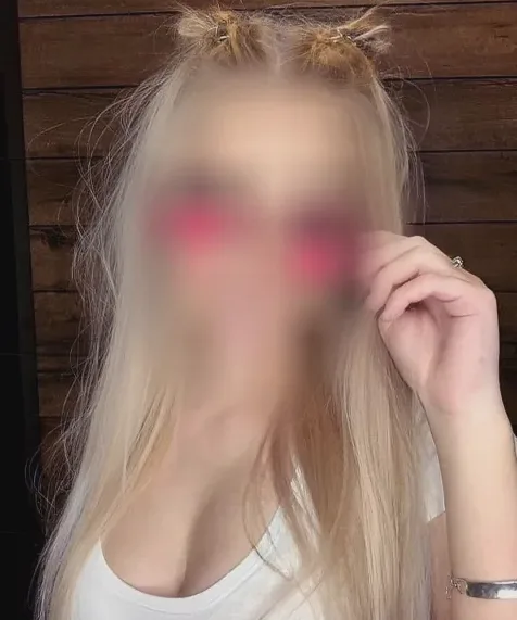 Lotte, 32