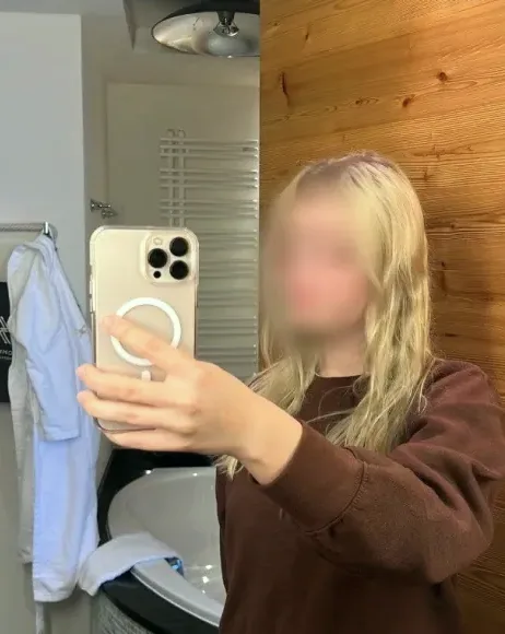 Nina, 20