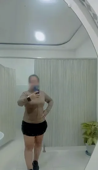 Sabine, 40