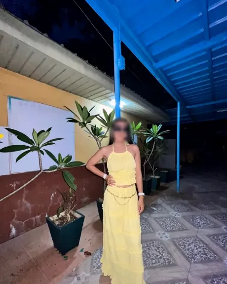 Suzanne, 29