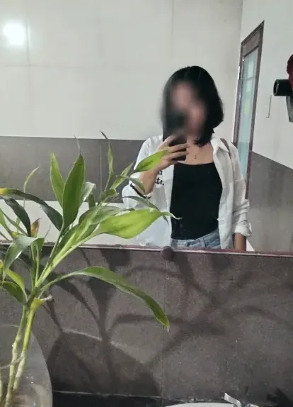 Vera, 25